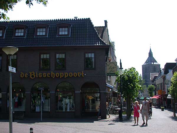 Bisschopspoort, ten noorden van de Plechelmus