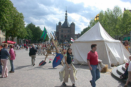 Deventer tijdens een middeleeuwsfestival in 2004