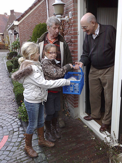 Karel Schuurman krijgt zijn maaltijd