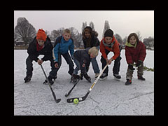 IJshockey op Tuindorpvijver in januari 2009