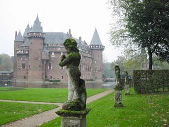 Tetterode Steen herstelde beelden voor kasteel Haarzuilen in Utrecht