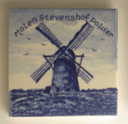 Een molen in de Stevenshof Polder, eens land van Willem van Tetrode