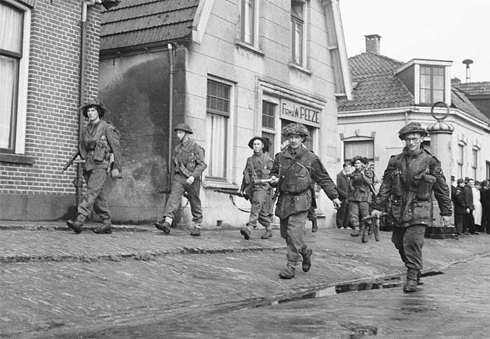 Britse soldaten rukken op