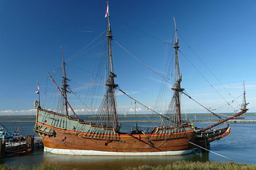 Het nagebouwde VOC-schip De Batavia in Lelystad foto Marcel Tettero
