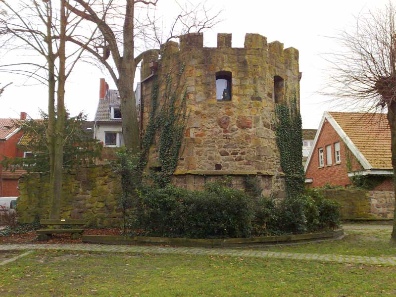 De kruittoren van Lingen is pas na bijna 300 jaar hersteld