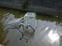 Vandalisme in Enschede en natuurschoon in Usselo en Boekelo en Twentekanaal in Hengelo