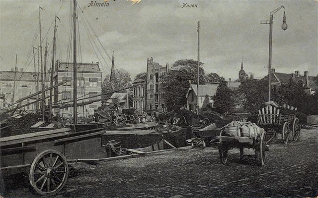 De haven van Almelo zag er rond 1907 zo uit