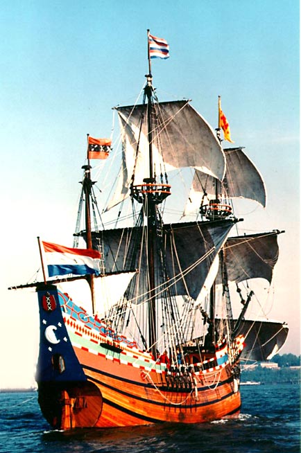 Een replica van de Halve Maen op de Hudson in New York