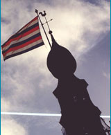 Geuzenvlag aan de kerktoren