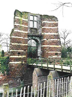 De poort  van het voormalige slot Batenburg